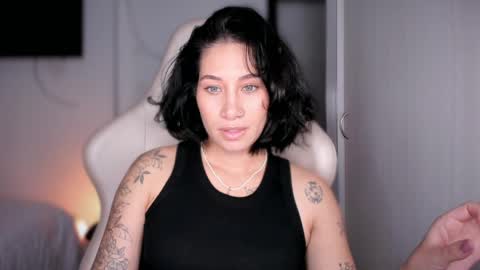 Snapshot of soytulu_ chatting on May 2, 2026, 9:42 pm brisa s online show from May 2, 2026, 9:42 pm