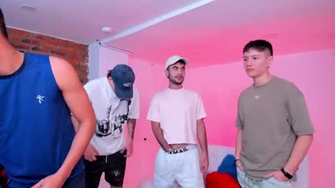 Gabo Lucas and Justin online show from August 1, 2026, 2:33 am