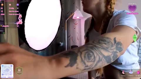 Snapshot of space_danger chatting on September 10, 2025, 1:00 pm space danger online show from September 10, 2025, 1:00 pm