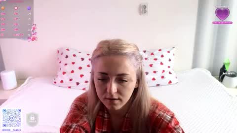 Snapshot of space_danger chatting on October 1, 2025, 8:42 am space danger online show from October 1, 2025, 8:42 am