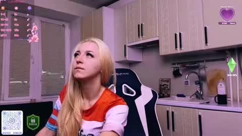 Snapshot of space_danger chatting on October 14, 2025, 4:02 am space danger online show from October 14, 2025, 4:02 am