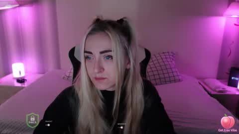 Snapshot of space_danger chatting on December 1, 2025, 4:50 am space danger online show from December 1, 2025, 4:50 am