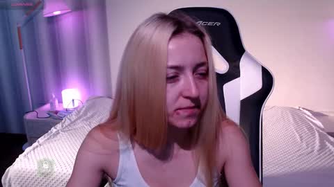 Snapshot of space_danger chatting on December 17, 2025, 7:36 am space danger online show from December 17, 2025, 7:36 am