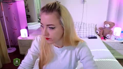 Snapshot of space_danger chatting on January 18, 2026, 8:18 am space danger online show from January 18, 2026, 8:18 am