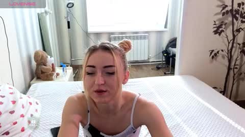 Snapshot of space_danger chatting on February 1, 2026, 8:35 am space danger online show from February 1, 2026, 8:35 am