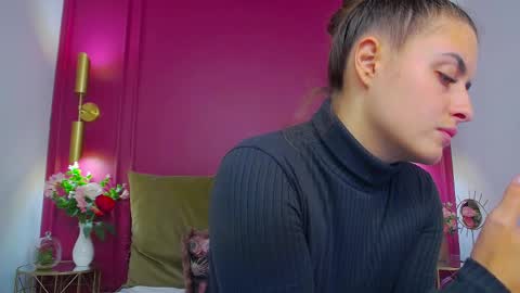 Snapshot of spacelady_ chatting on October 16, 2025, 3:13 pm Julia online show from October 16, 2025, 3:13 pm