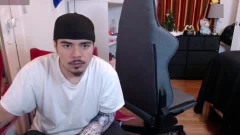 Snapshot of spanishcouple4255 chatting on December 19, 2025, 6:04 pm spanishcouple4255 online show from December 19, 2025, 6:04 pm