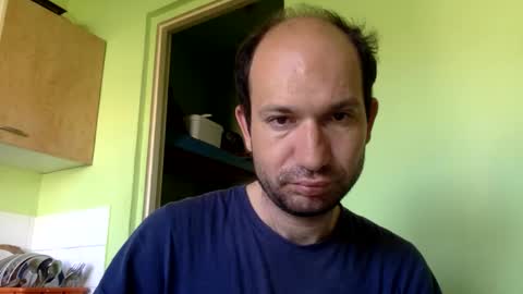 Snapshot of sparei7 chatting on May 6, 2026, 9:14 am Snaiky online show from May 6, 2026, 9:14 am