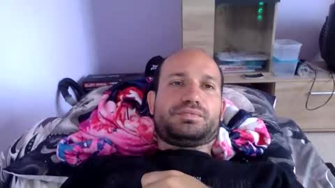 Snapshot of sparei7 chatting on June 7, 2026, 10:52 am Snaiky online show from June 7, 2026, 10:52 am