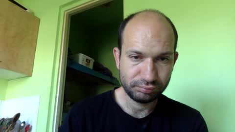 Snapshot of sparei7 chatting on June 8, 2026, 8:15 am Snaiky online show from June 8, 2026, 8:15 am