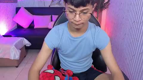 spark_tay online show from April 27, 2026, 2:31 am