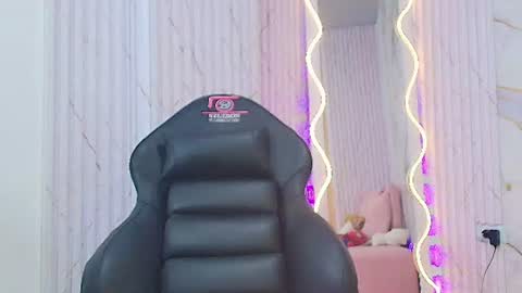 Snapshot of spark_tay chatting on June 13, 2026, 3:04 am spark_tay online show from June 13, 2026, 3:04 am