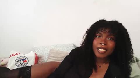 Snapshot of sparklingsoleil chatting on October 17, 2025, 7:38 pm Soleil online show from October 17, 2025, 7:38 pm