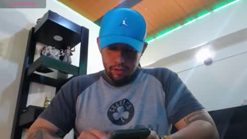 Snapshot of spartacus_cam chatting on December 6, 2024, 5:20 am online show from December 6, 2024, 5:20 am