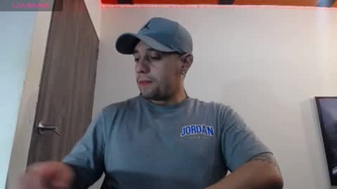 Snapshot of spartacus_cam chatting on January 23, 2025, 5:24 am online show from January 23, 2025, 5:24 am