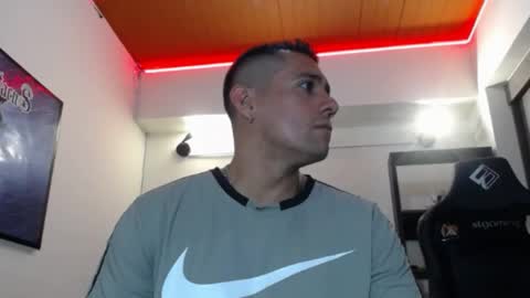 Snapshot of spartacus_cam chatting on May 22, 2026, 6:31 am online show from May 22, 2026, 6:31 am