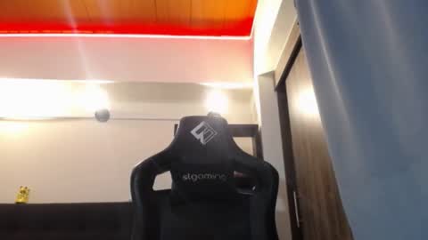 Snapshot of spartacus_cam chatting on June 2, 2026, 4:47 am online show from June 2, 2026, 4:47 am