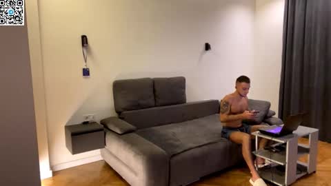 Snapshot of speed_god chatting on October 24, 2025, 8:49 pm Alex online show from October 24, 2025, 8:49 pm