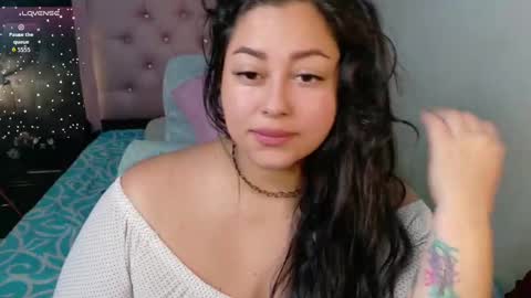 Snapshot of spelleyes01f chatting on September 18, 2025, 10:23 pm Renata Roman online show from September 18, 2025, 10:23 pm