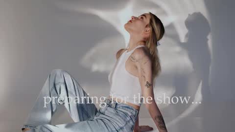 your sweet Jessy online show from December 14, 2025, 5:07 pm