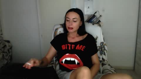 Carla online show from September 12, 2025, 3:34 pm