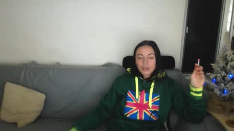 Carla online show from December 14, 2025, 4:56 pm