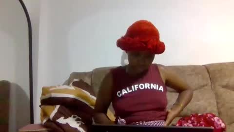 Snapshot of spicybitch16 chatting on December 21, 2025, 2:35 pm spicybitch16 online show from December 21, 2025, 2:35 pm