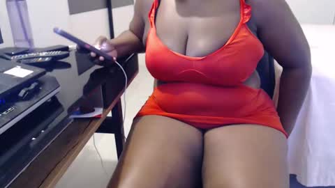 Snapshot of spicychocolatestrawberry chatting on May 27, 2026, 6:27 pm SPICYCHOCSTRAW online show from May 27, 2026, 6:27 pm