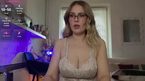 Snapshot of spicyhotmilf chatting on June 28, 2026, 2:06 am Lexsy online show from June 28, 2026, 2:06 am
