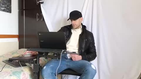 Marco. When Im offline you can view premium content in bio online show from February 7, 2025, 11:56 am