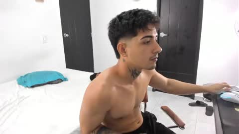 Snapshot of spider_master77 chatting on May 17, 2026, 1:03 am spider master online show from May 17, 2026, 1:03 am