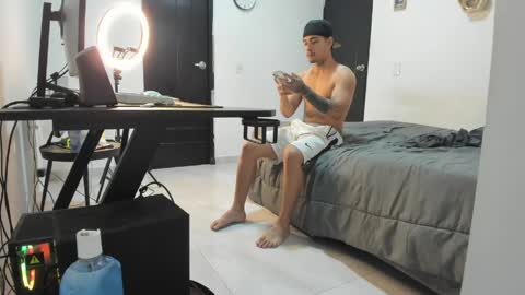 Snapshot of spider_master77 chatting on June 1, 2026, 1:40 am spider master online show from June 1, 2026, 1:40 am