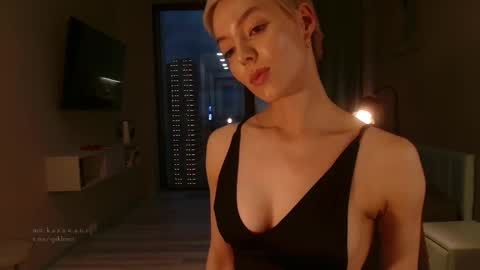 Elizabeth online show from September 25, 2025, 3:27 pm