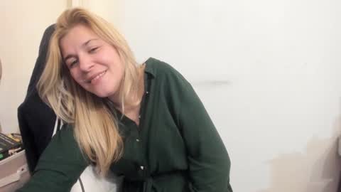 FREE ONLY FANSy online show from December 10, 2024, 9:43 pm