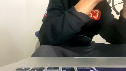 Snapshot of splash516634 chatting on January 13, 2025, 9:42 pm Twitter Toxiceli2 online show from January 13, 2025, 9:42 pm