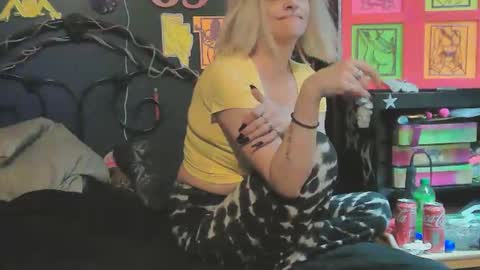 Snapshot of splashh_queen420 chatting on April 4, 2026, 10:51 pm Daddy His Splash Queen online show from April 4, 2026, 10:51 pm