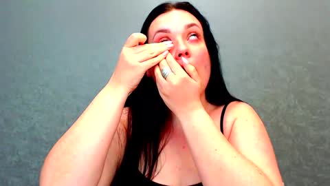 Snapshot of spoiled_lilit chatting on January 24, 2025, 4:05 am Lilith online show from January 24, 2025, 4:05 am