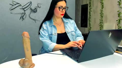 Snapshot of spoiled_lilit chatting on January 18, 2026, 9:18 pm Lilith online show from January 18, 2026, 9:18 pm