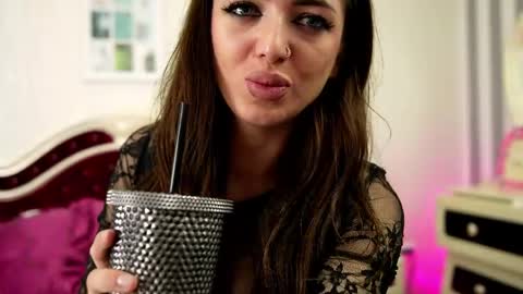 Snapshot of squirt_bunny69 chatting on May 23, 2026, 6:23 pm Stacy online show from May 23, 2026, 6:23 pm