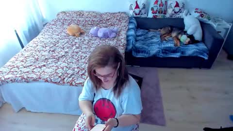 Kim online show from December 18, 2025, 11:49 am