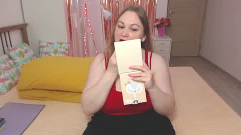 Snapshot of squirting_goddess4u chatting on May 19, 2026, 10:27 pm Lily online show from May 19, 2026, 10:27 pm