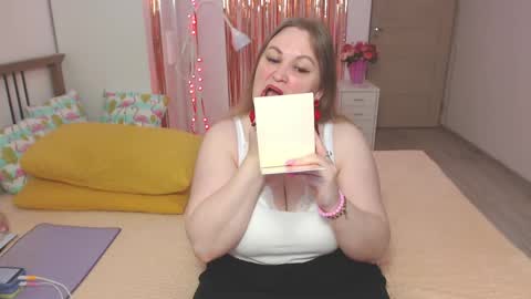 Snapshot of squirting_goddess4u chatting on June 4, 2026, 9:21 pm Lily online show from June 4, 2026, 9:21 pm
