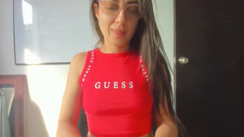 Snapshot of squirttati33 chatting on February 15, 2026, 8:49 pm Tati online show from February 15, 2026, 8:49 pm