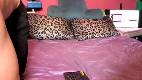 Snapshot of squirtwerps chatting on June 3, 2026, 8:06 am CoupleOfSquirtS online show from June 3, 2026, 8:06 am