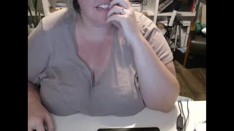 Messi Jessi online show from December 5, 2024, 2:42 am