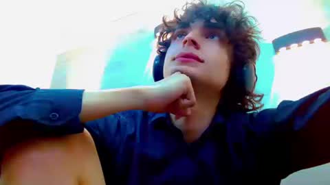 ethan online show from September 10, 2025, 2:39 pm