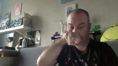 Snapshot of srekos38 chatting on December 23, 2024, 9:49 am srekos38 online show from December 23, 2024, 9:49 am