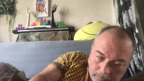 Snapshot of srekos38 chatting on March 5, 2026, 9:27 am srekos38 online show from March 5, 2026, 9:27 am