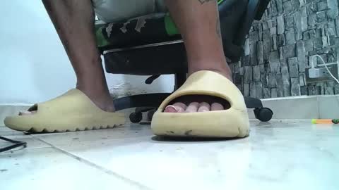 sr master cum its my old account online show from May 1, 2026, 5:28 pm