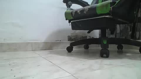 Snapshot of srfindomfeet_ chatting on June 11, 2026, 2:53 am sr master cum its my old account online show from June 11, 2026, 2:53 am